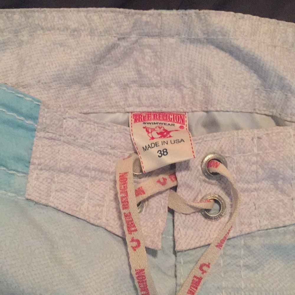 Sz 38 True Religion Surf Men’s swim trunks